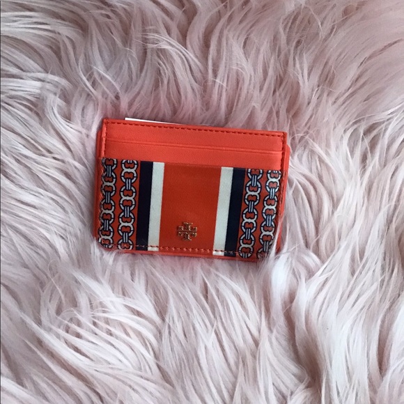 Credit card - Picture 1 of 3